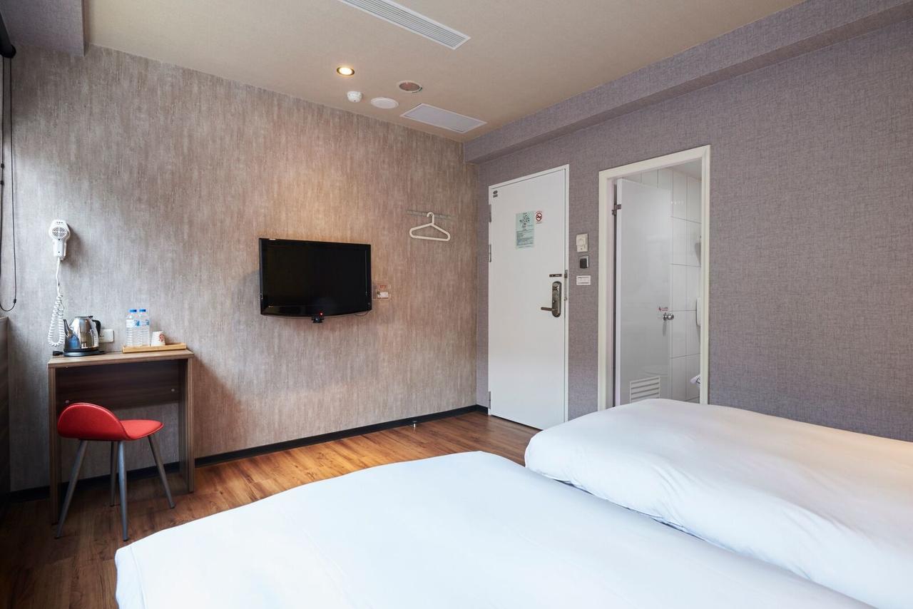 Tomorrow Hotel Тайбэй Экстерьер фото