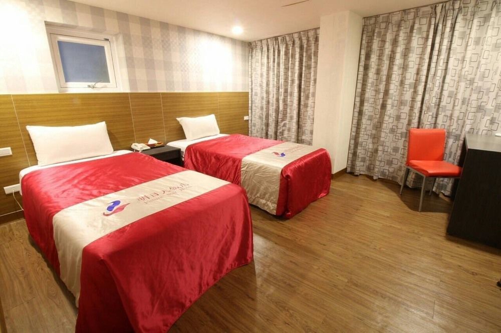 Tomorrow Hotel Тайбэй Экстерьер фото