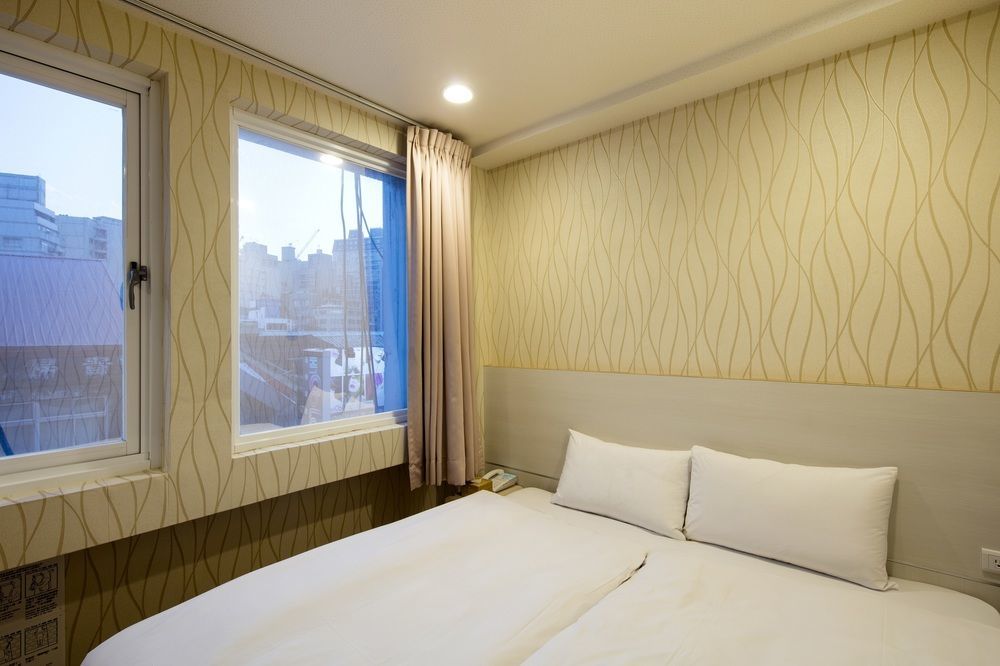 Tomorrow Hotel Тайбэй Экстерьер фото